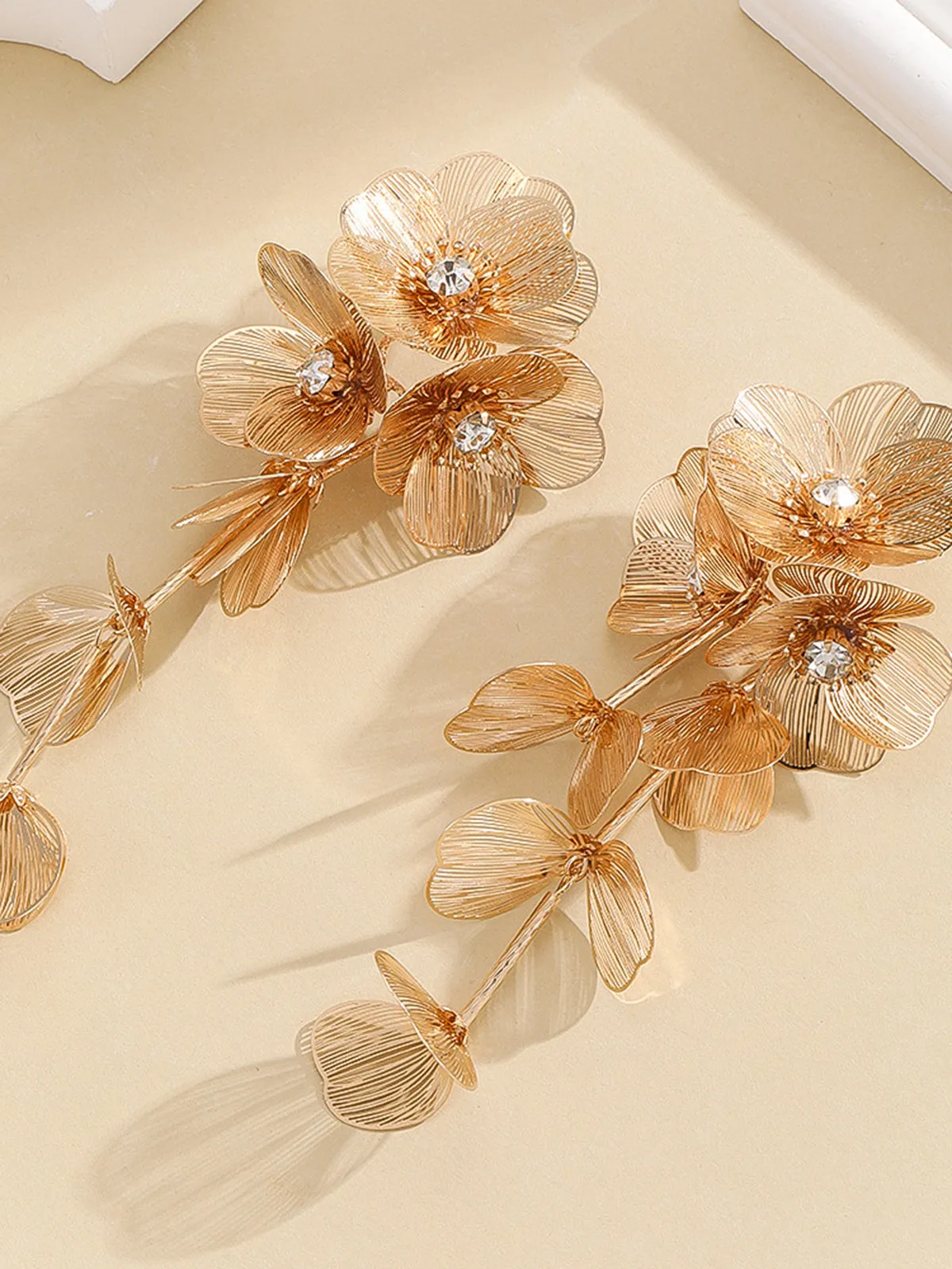 Floral Decor Graceful Fringed Earrings