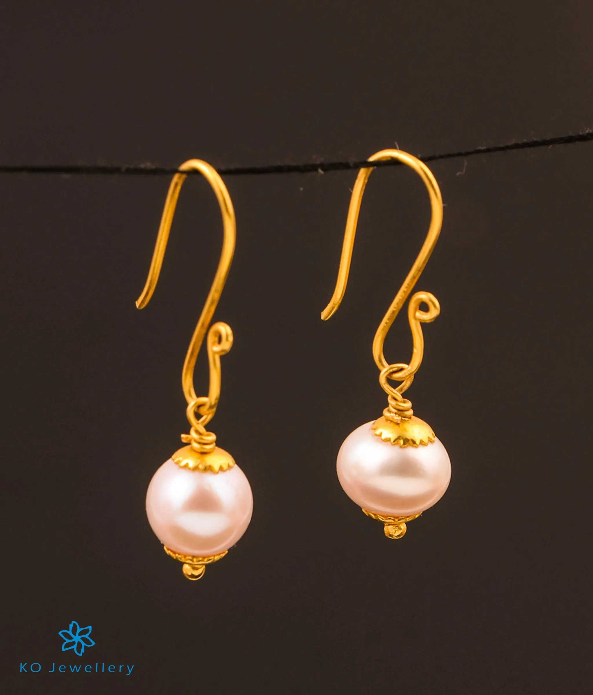 Minimal Pearl Drop Earrings in 22 KT Gold