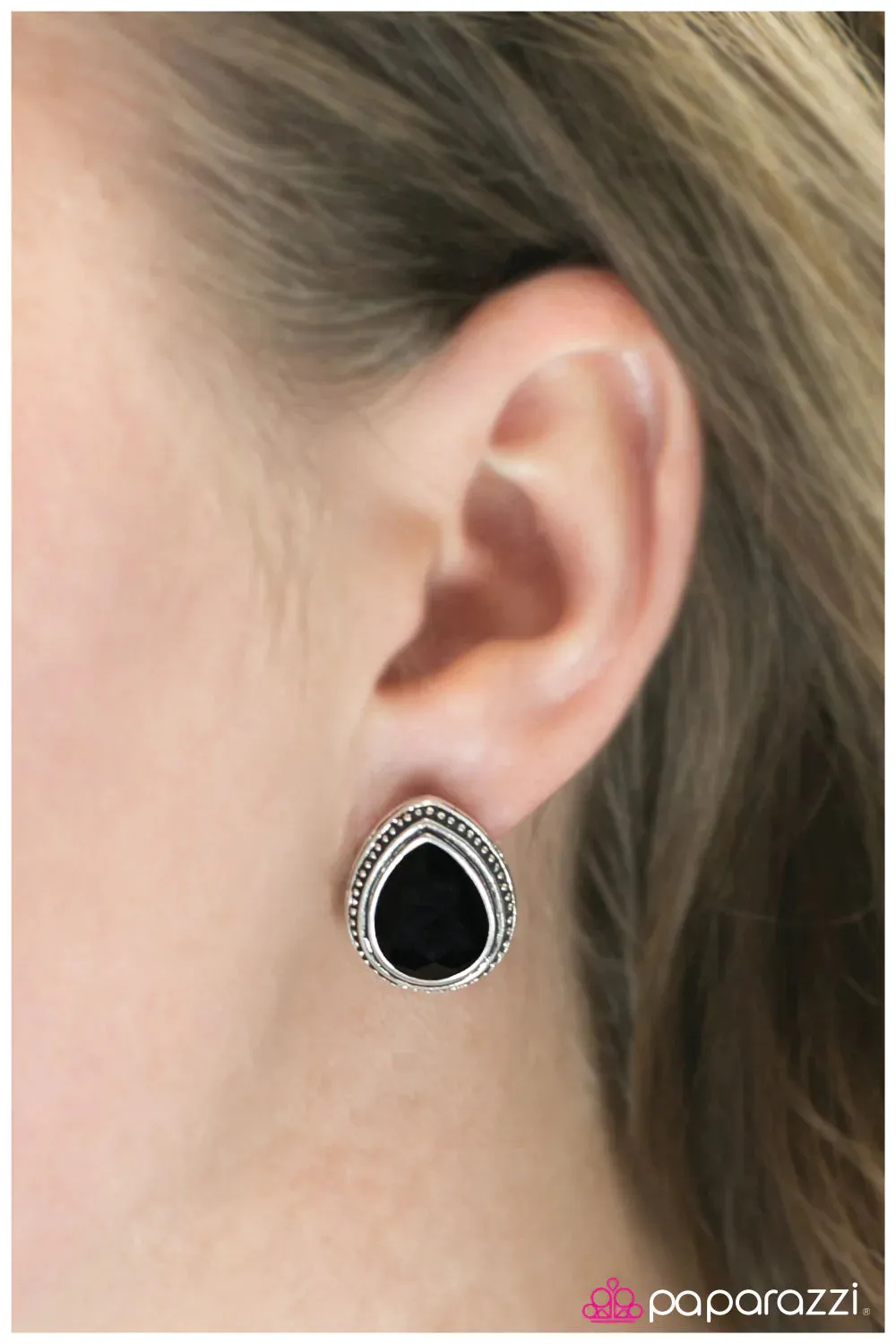 Paparazzi Earring ~ The Deluxe - Black