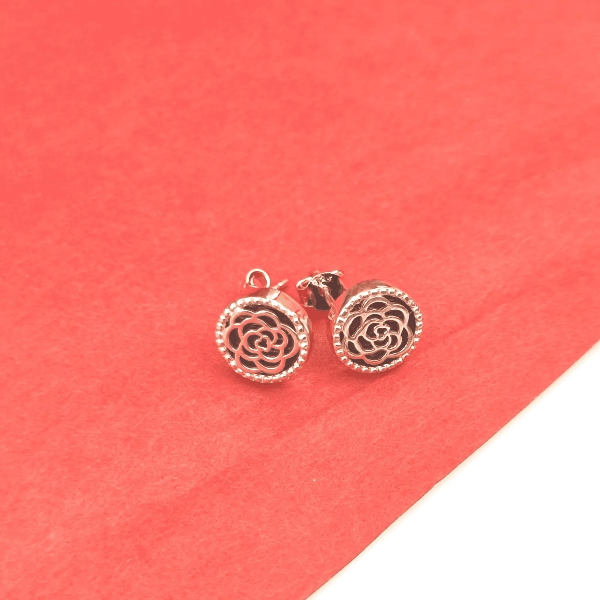 Rose Gold Minimal Round Flower Earrings